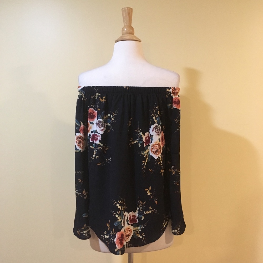 Floral Off Shoulder Flare Sleeve Top - Picture 7 of 8